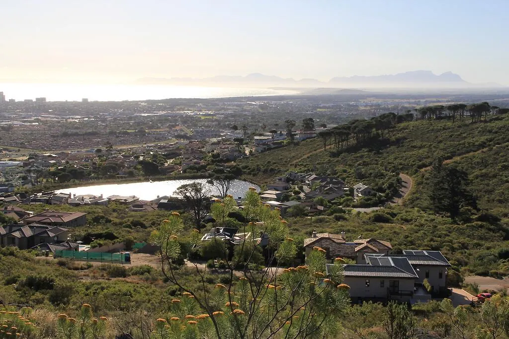 22 On Gabbro Apartment Somerset West